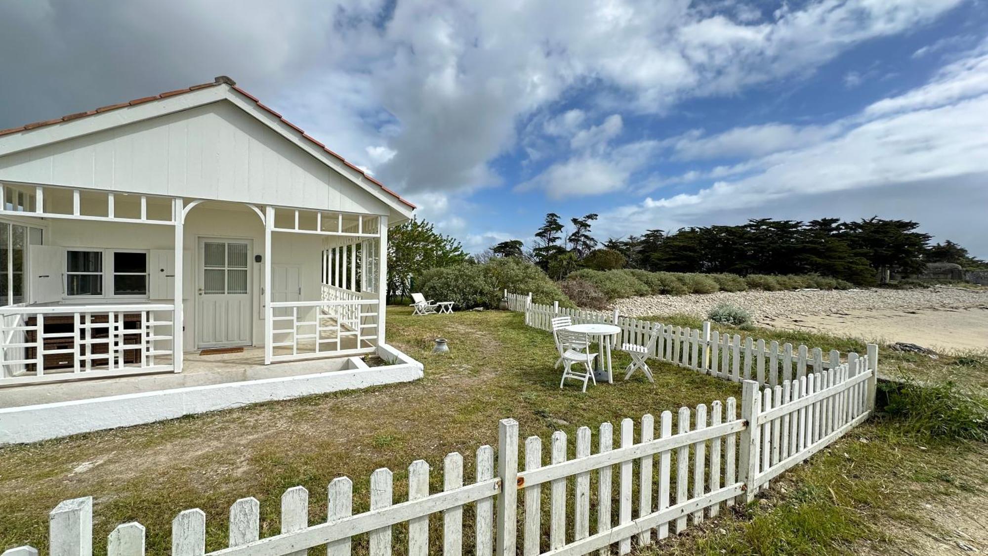 Maison Sur La Plage Avec Vue Mer Panoramique Le Martray Exterior photo