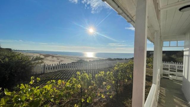 Maison Sur La Plage Avec Vue Mer Panoramique Le Martray Exterior photo